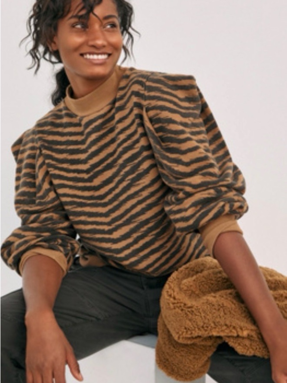Agolde Folded Sleeve Tigress Crewneck Sweater | M | Brown